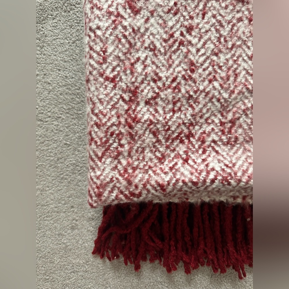 H&M 51”x67” throw - Picture 2 of 3
